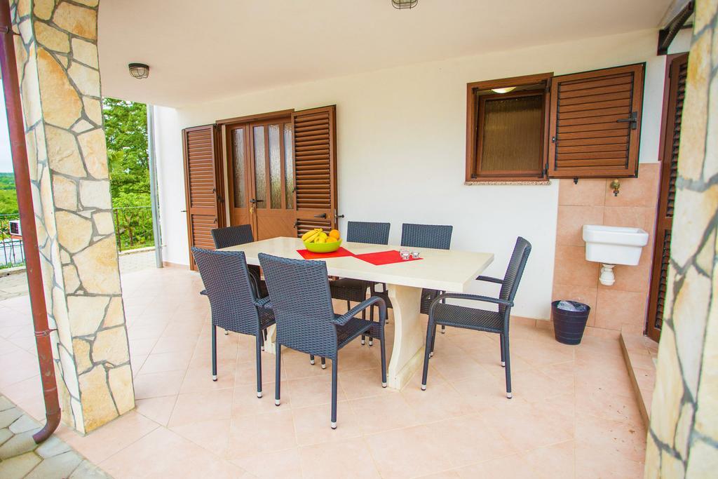Villa Lara Karojba Room photo